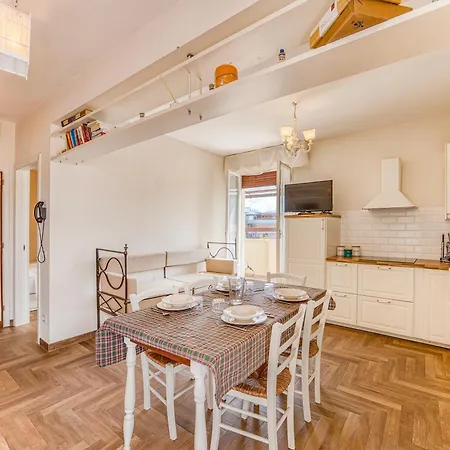 Apartment Terrazza Apuana A Few Steps From The Sea - Happy Forte dei Marmi
